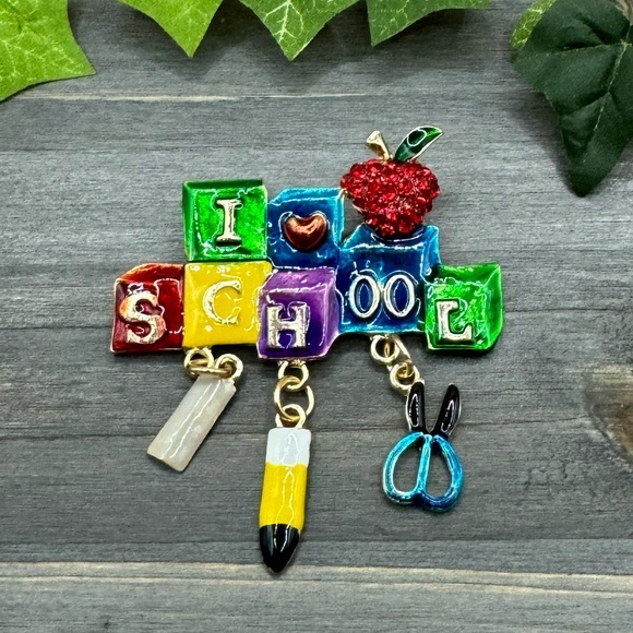 Jewelry - 🌻 Enamel School Stationary Brooch